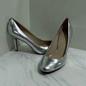 Coach Silver Metallic leather Pumps | Classic Pointed Toe Heels size 9.5